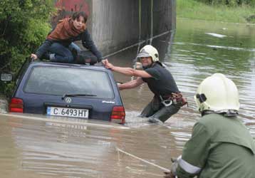 Πρωτοφανής κακοκαιρία πλήττει μεγάλο μέρος της βαλκανικής χερσονήσου
