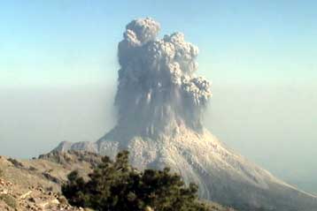 Σειρά ηφαιστειακών εκρήξεων ταρακουνά χωριά του Μεξικού