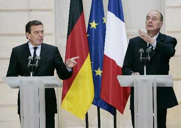 Εν μέσω σύγχυσης για το μέλλον του Ευρωσυντάγματος οδεύουν οι «25» στις Βρυξέλλες