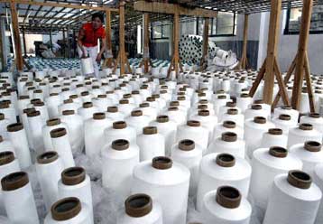 Στα 57 δισ. δολάρια διευρύνθηκε το εμπορικό έλλειμμα των ΗΠΑ