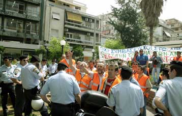 Η κυβέρνηση συκοφαντεί τους λιμενεργάτες, δήλωσε ο Αλέκος Αλαβάνος