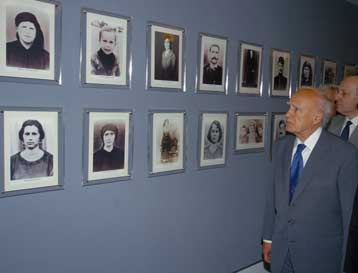 Παρουσία του Κ.Παπούλια κορυφώθηκαν οι εκδηλώσεις για το ολοκαύτωμα του Διστόμου