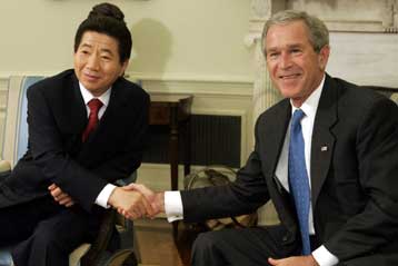 Ουάσινγκτον και Σεούλ καλούν τη Β.Κορέα πίσω στις συνομιλίες για τα πυρηνικά