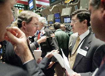 Μεικτές τάσεις στη Γουόλ Στριτ, άνοδος στα ευρωπαϊκά χρηματιστήρια την Παρασκευή