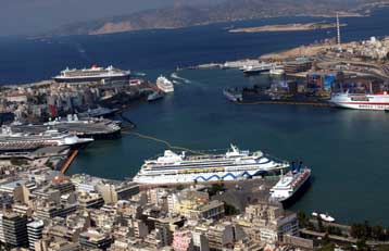 «Έξωση» σε 192 κάμερες από το λιμάνι και τη Ζέα ζητούν κάτοικοι και φορείς του Πειραιά