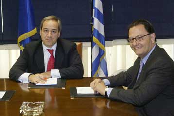 Προχωρά στις αλλαγές η κυβέρνηση, παρά τις αντιδράσεις