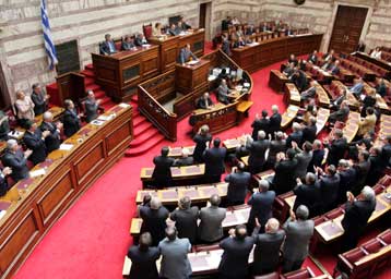 Κλείνει την Κυριακή η τριήμερη κοινοβουλευτική μάχη με αφορμή την ψήφο εμπιστοσύνης