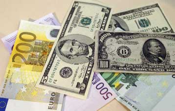 Σε υψηλό εννεαμήνου το δολάριο έναντι του ευρώ