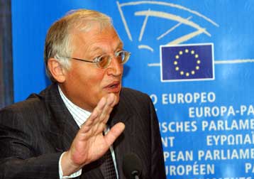 Το Ευρωσύνταγμα δεν μπορεί να τεθεί σε ισχύ το 2007, δηλώνει ο Γκ.Φερχόιγκεν