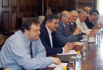 Αποσπασματικό το νομοσχέδιο για τη δημόσια υγεία, τονίζει ο Γ.Παπανδρέου