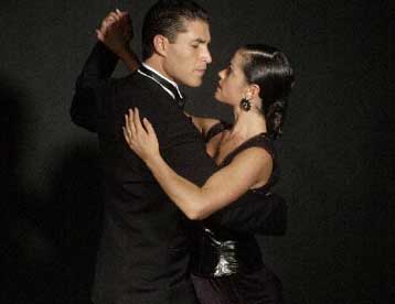 Σε Αθήνα και Θεσσαλονίκη το αργεντίνικο χορευτικό συγκρότημα Tango Por Dos