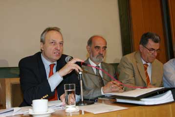 Αποσύνδεση των επιδοτήσεων από την παραγωγή προτείνει ο Ευ.Μπασιάκος για τη νέα ΚΑΠ