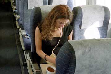 Το 2006 θα επιτραπεί η κινητή τηλεφωνία στα αεροπλάνα, εκτιμά η Boeing