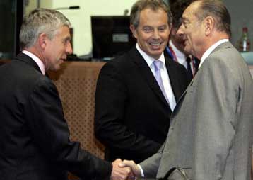 Σε σκληρή γραμμή η Βρετανία απορρίπτει συμβιβαστική πρόταση επί του προϋπολογισμού