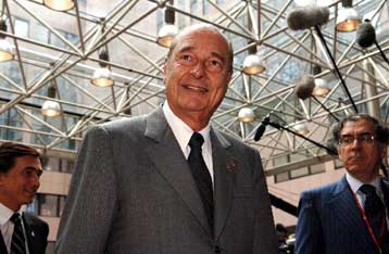 Ζήτημα διεύρυνσης θέτει ο Σιράκ και καλεί σε έκτακτο Συμβούλιο για το μέλλον της ΕΕ