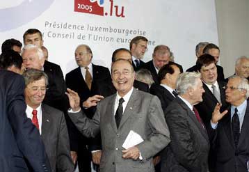 Αβεβαιότητα επιφέρει η «παύση περισυλλογής» για το Ευρωπαϊκό Σύνταγμα