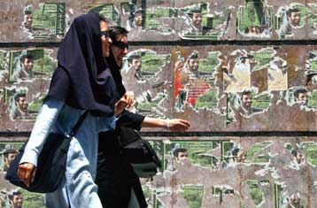 Μικρό προβάδισμα Ραφσατζανί για το δεύτερο γύρο των προεδρικών εκλογών στο Ιράν