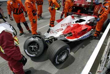 Για δεύτερη συνεχή χρονιά, ο Ραλφ Σουμάχερ είχε ατύχημα στην Ινδιανάπολη