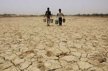 Τουλάχιστον 125 θύματα του καύσωνα στην Ινδία