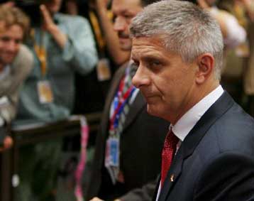 Την επικύρωση του Ευρωσυντάγματος από τη Βουλή της Πολωνίας ζητεί ο Μάρεκ Μπέλκα