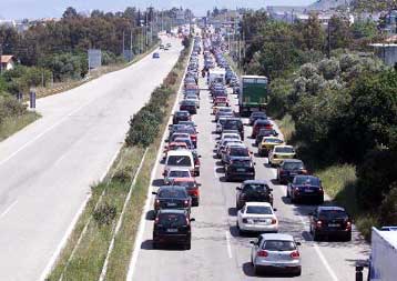 Σε επιφυλακή η Τροχαία για την επιστροφή των εκδρομέων του τριημέρου