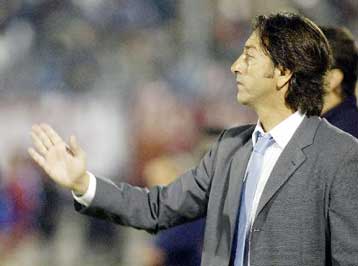 Απόπειρα προσέγγισης του Μαχλά υπόσχεται ο Βαγγέλης Βλάχος