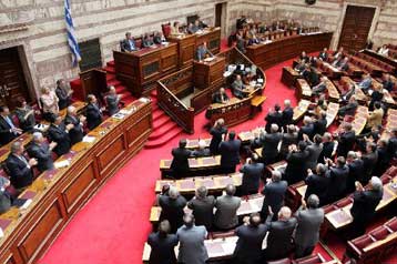 Εφ΄όλης της ύλης αντιπαράθεση των πολιτικών αρχηγών στη Βουλή