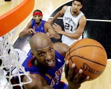 Δεν σταματάει το ΝΒΑ καθώς τα βρήκαν παίκτες και διοργανωτές