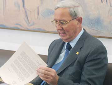 Διευρύνθηκε στα 5,4 δισ. ευρώ το έλλειμμα του εμπορικού ισοζυγίου το πρώτο τετράμηνο 2005