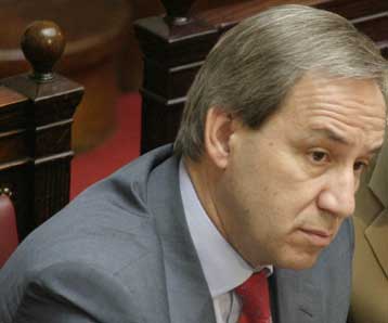 Αγνοια για τα περί επιβάρυνσης του ΙΚΑ με 9 δισ. ευρώ δηλώνει ο Γ.Αλογοσκούφης