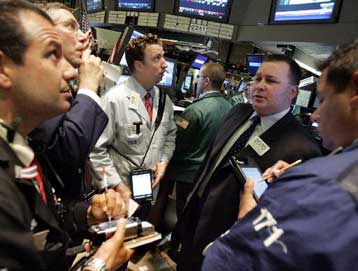 «Βουτιά» των δεικτών στη Γουόλ Στριτ, κέρδη στα ευρωπαϊκά χρηματιστήρια την Πέμπτη