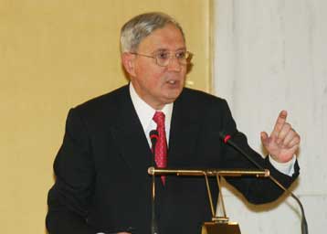 Πάγωμα μισθών ζήτησε ο διοικητής της ΤτΕ Ν.Γκαργκάνας