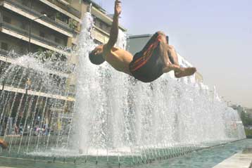 Μίνι καύσωνα προβλέπει η ΕΜΥ για την ερχόμενη Δευτέρα