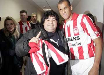 Ο Μαραντόνα θέλει τον Ριβάλντο στη Μπόκα Τζούνιορς