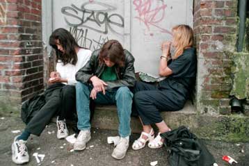 Ίδρυση θεραπευτικών κέντρων για τα ναρκωτικά και από ιδιώτες