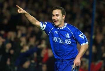 Στα 38 χρόνια του ο Ντένις Γουάιζ επιστρέφει στην Σαουθάμπτον