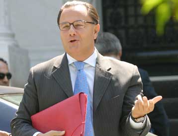 Σε διάλογο για υπερωρίες και ωράριο καλεί ο υπουργός Απασχόλησης ΓΣΕΕ και εργοδότες