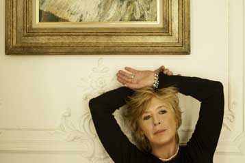 Η Μαριάν Φέιθφουλ στην Ελλάδα για τρεις συναυλίες σε Αθήνα, Θεσσαλονίκη και Πάτρα