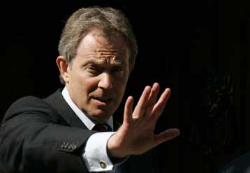 Με «διαρροές» Εργατικών ψηφίστηκε στο βρετανικό Κοινοβούλιο ο νόμος για τις ταυτότητες