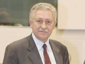 Ερώτηση Κουβέλη στη Βουλή για τις ομαδικές απολύσεις στην εταιρεία Triumph