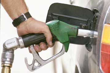 Στα δύο δισ. ευρώ η απώλεια εσόδων από τη νοθεία στα καύσιμα