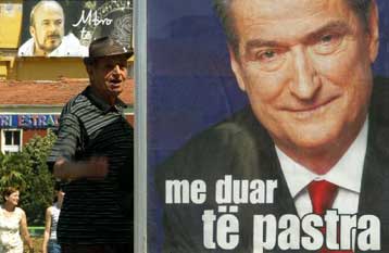 Με αλληλοκατηγορίες για προσπάθεια νοθείας οδεύει η Αλβανία στις εκλογές της Κυριακής