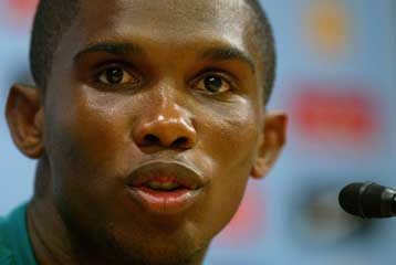 Για ακόμα πέντε χρόνια «μπλαουγκράνα» ο Σαμουέλ Ετό, που θέλει το Champions League