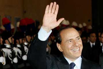 Απτόητος ο Μπερλουσκόνι θα διεκδικήσει την πρωθυπουργία στις εκλογές του 2006