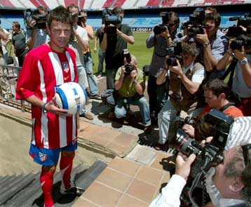 «Ροχιμπλάνκος» ο Κέζμαν, που υπέγραψε στην Ατλέτικο Μαδρίτης