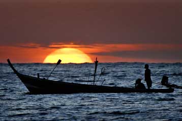 Πειρατεία σε πλοίο με ανθρωπιστική βοήθεια προς την πληγείσα από το τσουνάμι Σομαλία