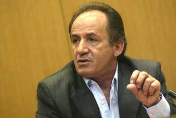 Με 24ωρη απεργία προειδοποιεί η ΓΣΕΕ σε ενδεχόμενο αλλαγών στις εργασιακές σχέσεις