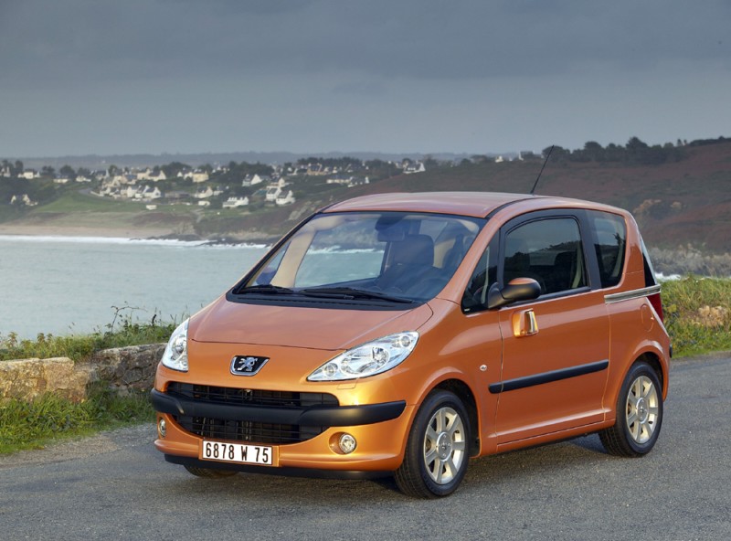 Peugeot 1007 από 13.990 ευρώ