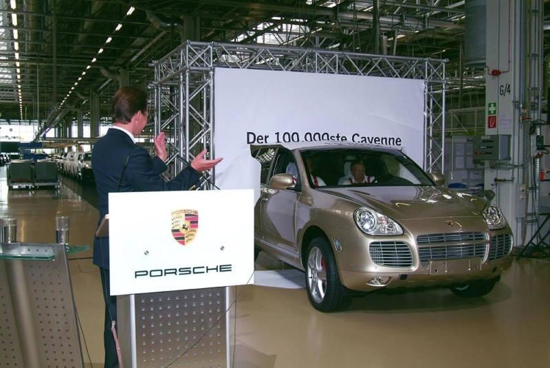 Γιορτή στην Porsche για τις 100.000 Cayenne