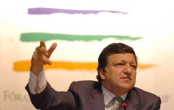 Η ΕΕ δεν θα έχει ενιαίο Σύνταγμα τα προσεχή χρόνια, υποστηρίζει ο Μπαρόζο